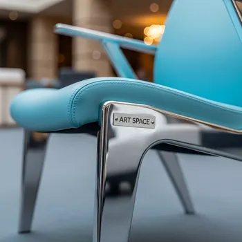 Аренда Стул Helmet каркас серебро экокожа голубой в Rixos Krasnaya Polyana — ART SPACE