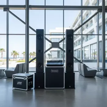 Аренда Комплект звукоусилительный Fender Passport Venue 600 в Imeretinskiy Hotel — ART SPACE