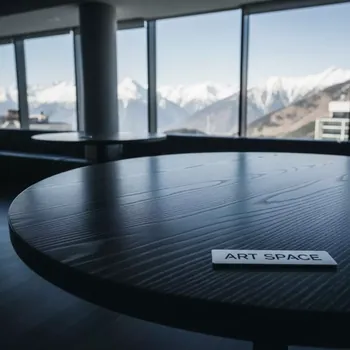 Аренда Столешница круглая Werzalit D800 мм венге в Radisson Hotel Rosa Khutor — ART SPACE