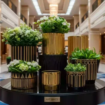 Аренда Горшки для цветов и аксессуары для растений в Golden Tulip Rosa Khutor — ART SPACE