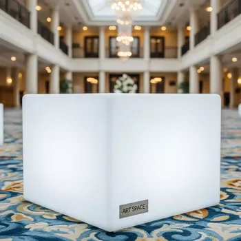 Аренда Пуф квадратный 40х40х40 см с LED подсветкой в Sochi Marriott Krasnaya Polyana — ART SPACE