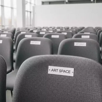 Аренда Чехол Е04 на стул Eames серый в МФК «Горный» — ART SPACE