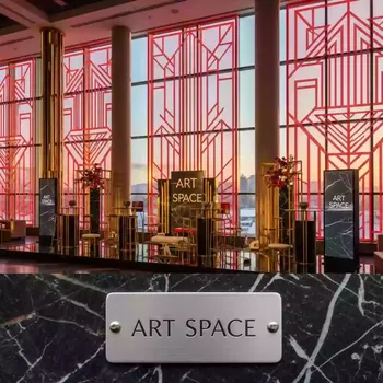 Аренда Пленка витражная плоттерная Oracal 8300 F032 Light Red 1,26х50 м в Mercure Сочи Центр — ART SPACE