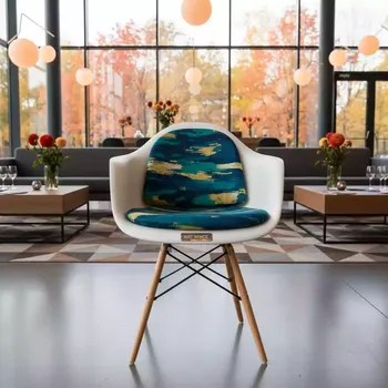 Аренда Стул Eames с мягкой подушкой в отеле «Звездный» — ART SPACE