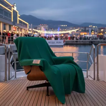 Аренда Чехол Е03 на стул Eames зеленый на VIP-яхте (Имеретинский порт) — ART SPACE
