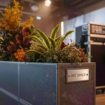 Аренда Модуль кашпо Sipario Vaso пластиковый в ресторане «La Terrazza» — ART SPACE