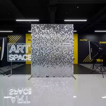 Аренда Фотозона белая из пайеток в конгресс-холле отеля Жемчужина — ART SPACE