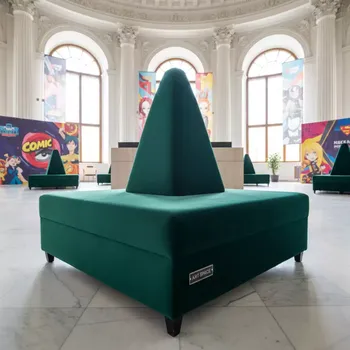 Аренда Пуф треугольный изумрудный в усадьбе Голицына — ART SPACE