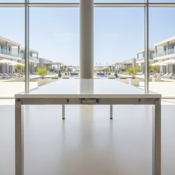 Аренда Стол банкетный Redmond Silver White в Novotel Resort — ART SPACE