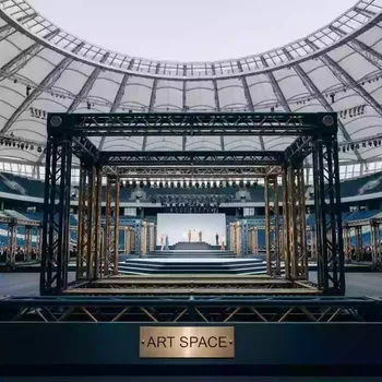 Аренда Леса рамные строительные ЛРС 30 на арене «Фишт» — ART SPACE