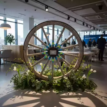 Аренда Колесо тележное старое в ресторане «Voda» — ART SPACE