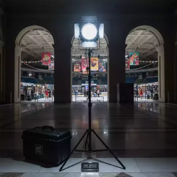 Аренда Панель светодиодная Aputure Amaran 200x осветитель в ледовом дворце «Роза Хутор» — ART SPACE