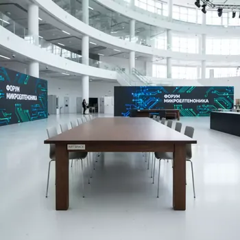 Аренда Стол Лидер 2 в Ледовом дворце «Айсберг» — ART SPACE