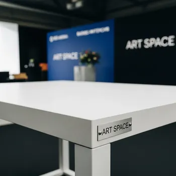Аренда Стол деревянный Ревари эврика белый в Red Arena — ART SPACE