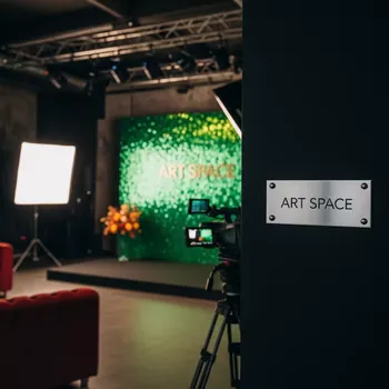 Аренда Пайетки зеленые в банкетном зале «Дельфин» — ART SPACE