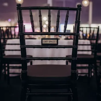 Аренда Стул Chiavari деревянный с подушкой черный в пляжном клубе Del Mar — ART SPACE