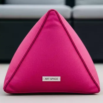 Аренда Пуф shape pink triangle в пляжном комплексе VinoGrad — ART SPACE