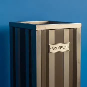 Аренда Стол металлический для сбора отходов 700x700x850 на вилле «Анна» — ART SPACE