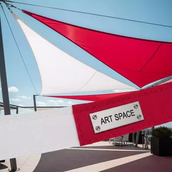 Аренда Парус Бермудский бело красный в ресторане «Баран-Рапан» — ART SPACE