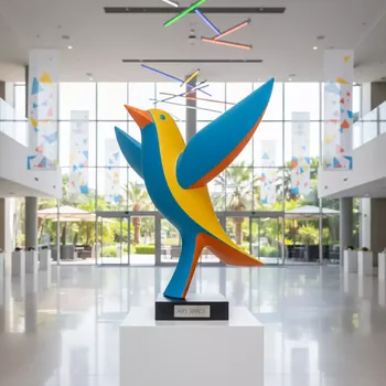 Аренда Птица пластиковая Happy Bird в отеле «Звездный» — ART SPACE