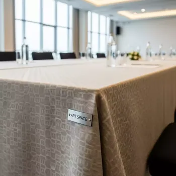 Аренда Скатерть прямоугольная бежевая жаккардовая в Radisson Blu Resort & Congress Centre — ART SPACE