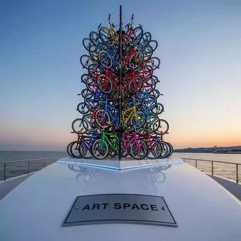 Аренда Инсталляция высота 30 метров из 3144 велосипедов на VIP теплоходе (Морпорт Сочи) — ART SPACE