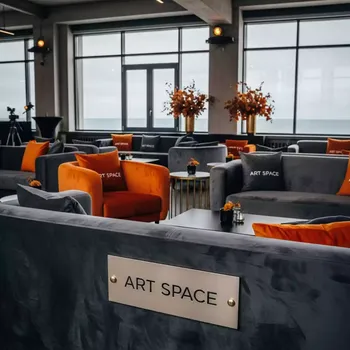 Аренда Мебель мягкая банкетная в зале «Чайка» (Морпорт) — ART SPACE