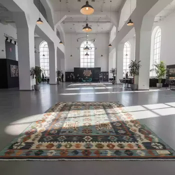 Аренда Ковер восточный Kilim 370х180 см в Ледовом дворце «Айсберг» — ART SPACE