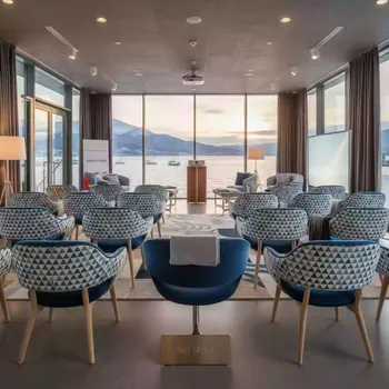 Аренда Стул Тюльпан велюр Bella гобелен Геометрия спинка деревянные ножки на парусной регате (Сочи) — ART SPACE