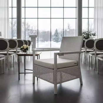Аренда Кресло Fresco белое искусственный ротанг в City Park Hotel Sochi — ART SPACE