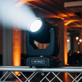 Аренда Прожектор светодиодный COB Blinder W 4х100W в банкетном зале «Дельфин» — ART SPACE