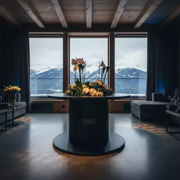 Аренда Стол катушка черный в Radisson Hotel Rosa Khutor — ART SPACE