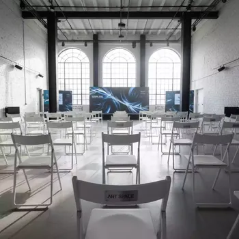 Аренда Стулья складные белые для конференции в Stella di Mosca — ART SPACE