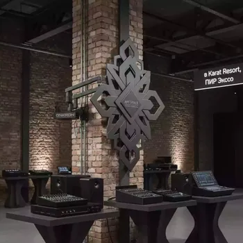 Аренда Кронштейн настенный газлифт Onkron G120 в Karat Resort — ART SPACE