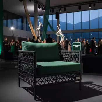 Аренда Плетеное кресло с подушкой Caddie в Green Flow Hotel — ART SPACE
