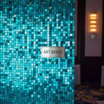 Аренда Фотозона пайетки бирюза в отеле Hyatt Regency Sochi — ART SPACE