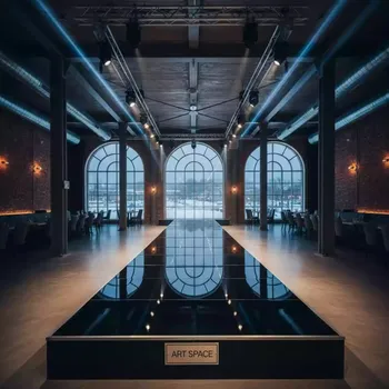 Аренда Свет для показа мод в ресторане «Паруса» — ART SPACE