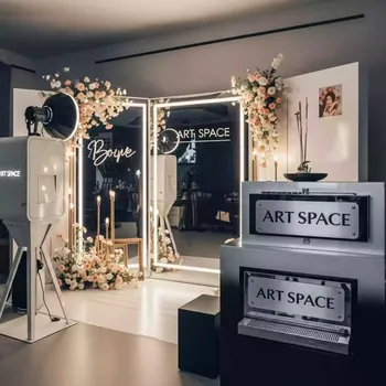 Аренда Фотозона свадебная "Зеркальная открытка" в ресторане «Высота 5642» — ART SPACE