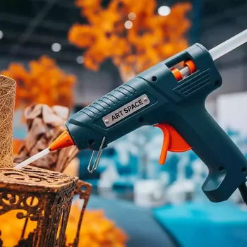 Аренда Пистолет клеевой с удлиненным носиком STAYER PROFESSIONAL 70 Вт для стержней 11 мм в Ледовом дворце «Айсберг» — ART SPACE