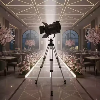 Аренда Световая пушка Robert Juliat Victor в ресторане «Магадан» — ART SPACE