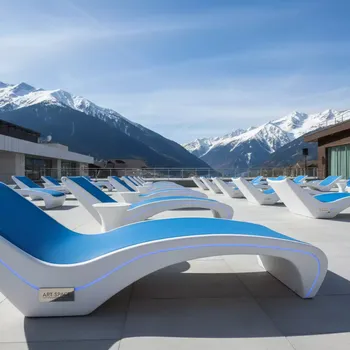 Аренда Шезлонг Nardi Alfa с подлокотниками бело синий в Golden Tulip Rosa Khutor — ART SPACE