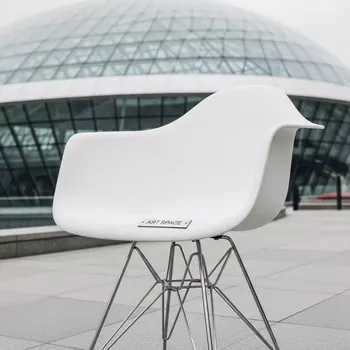 Аренда Стул Eames DSR белый в Ледовом дворце «Айсберг» — ART SPACE