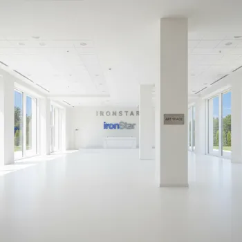 Аренда Ресторан Хата белый зал в банкетном зале «Дельфин» — ART SPACE