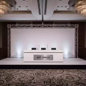 Аренда Подиум сценический 4х3 м с задником под баннер в отеле Hyatt Regency Sochi — ART SPACE