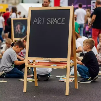 Аренда Мольберт деревянный меловой детский Brauberg 56x67 см в Panorama by Mercure — ART SPACE