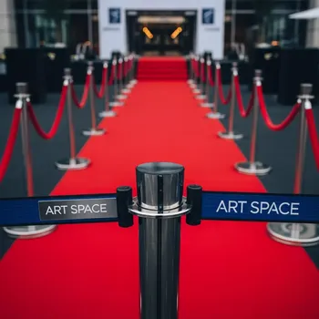 Аренда Ковровая дорожка и стойки для ограждения в отеле Hyatt Regency Sochi — ART SPACE