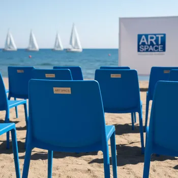 Аренда Стул пластиковый Riva Bistrot голубой на парусной регате (Сочи) — ART SPACE