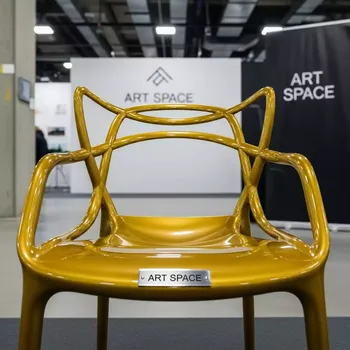 Аренда Стул Наполеон золотой пластиковый в пляжном комплексе VinoGrad — ART SPACE