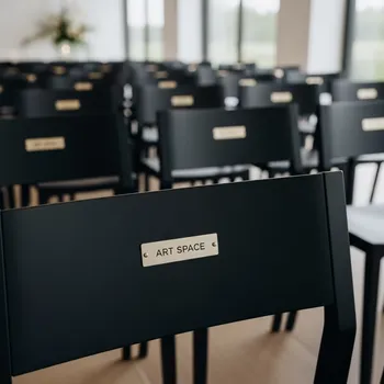 Аренда Стулья банкетные черные для конференции в Sport Inn Hotel & Wellness — ART SPACE
