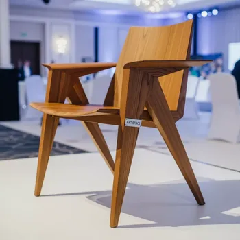 Аренда Стул деревянный Flux в Imeretinskiy Hotel — ART SPACE